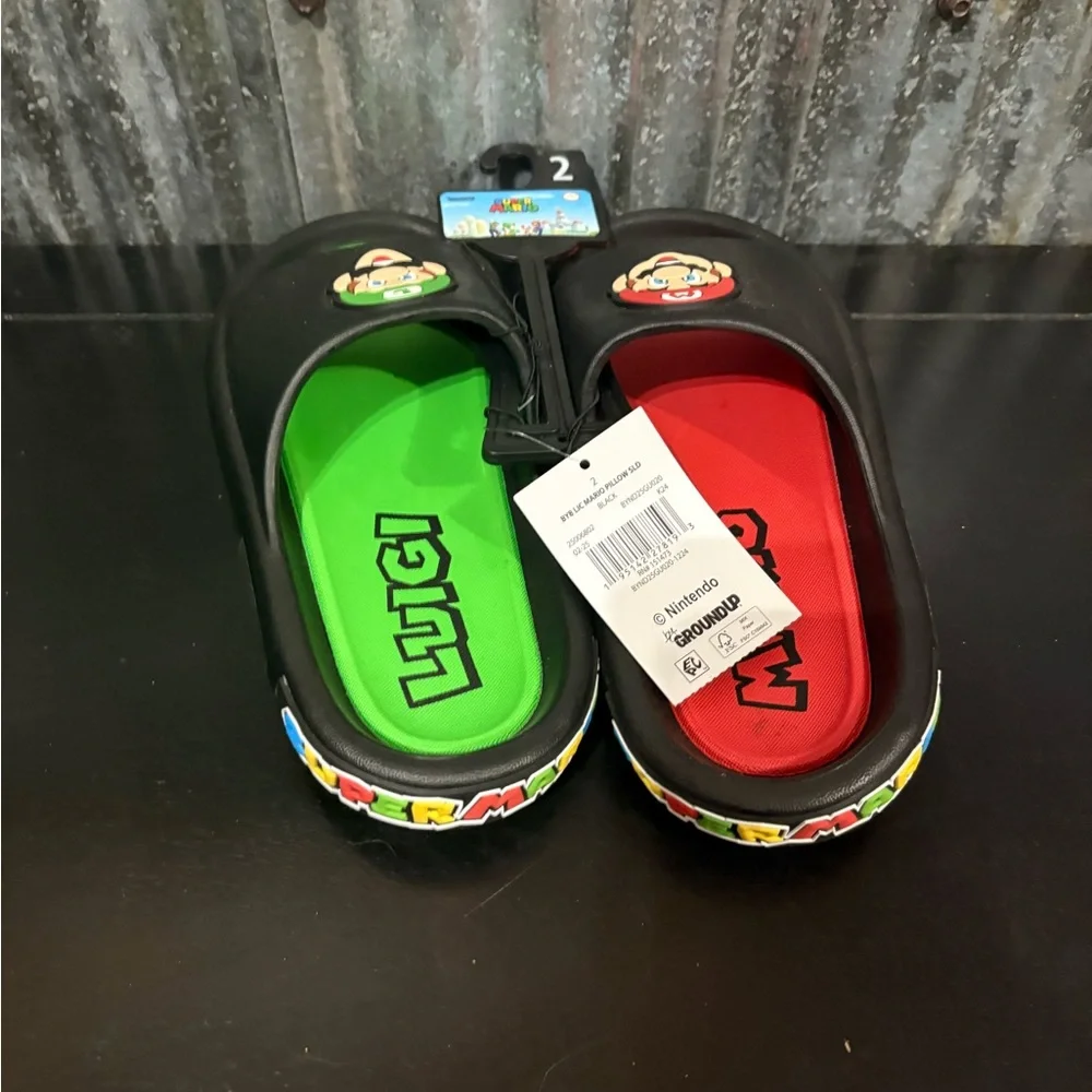 Nintendo Super Mario Red and Green Kids Sandals - Picture 2 of 3